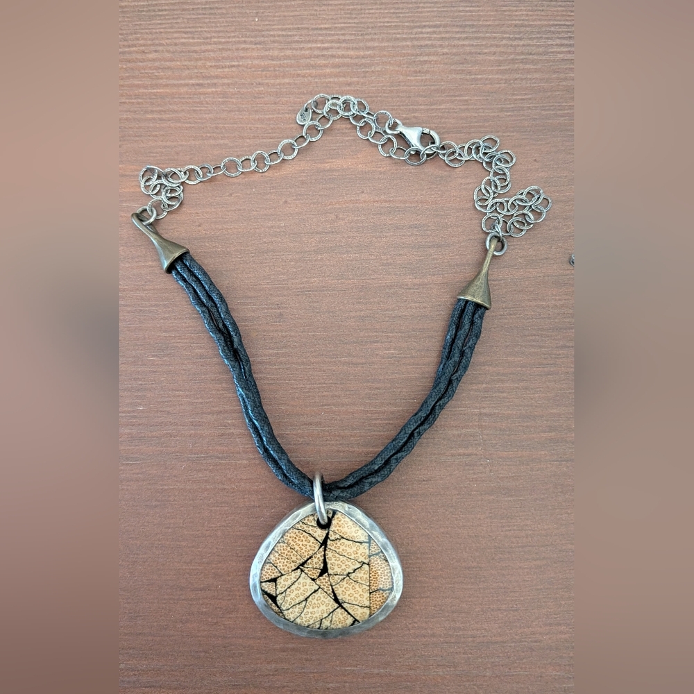 Elegant Silver and Gold Pendant Necklace